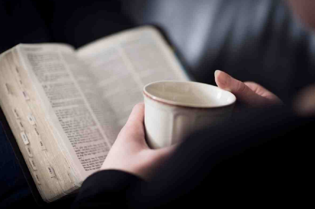 7 dicas para desenvolver o hábito de ler a Bíblia diariamente